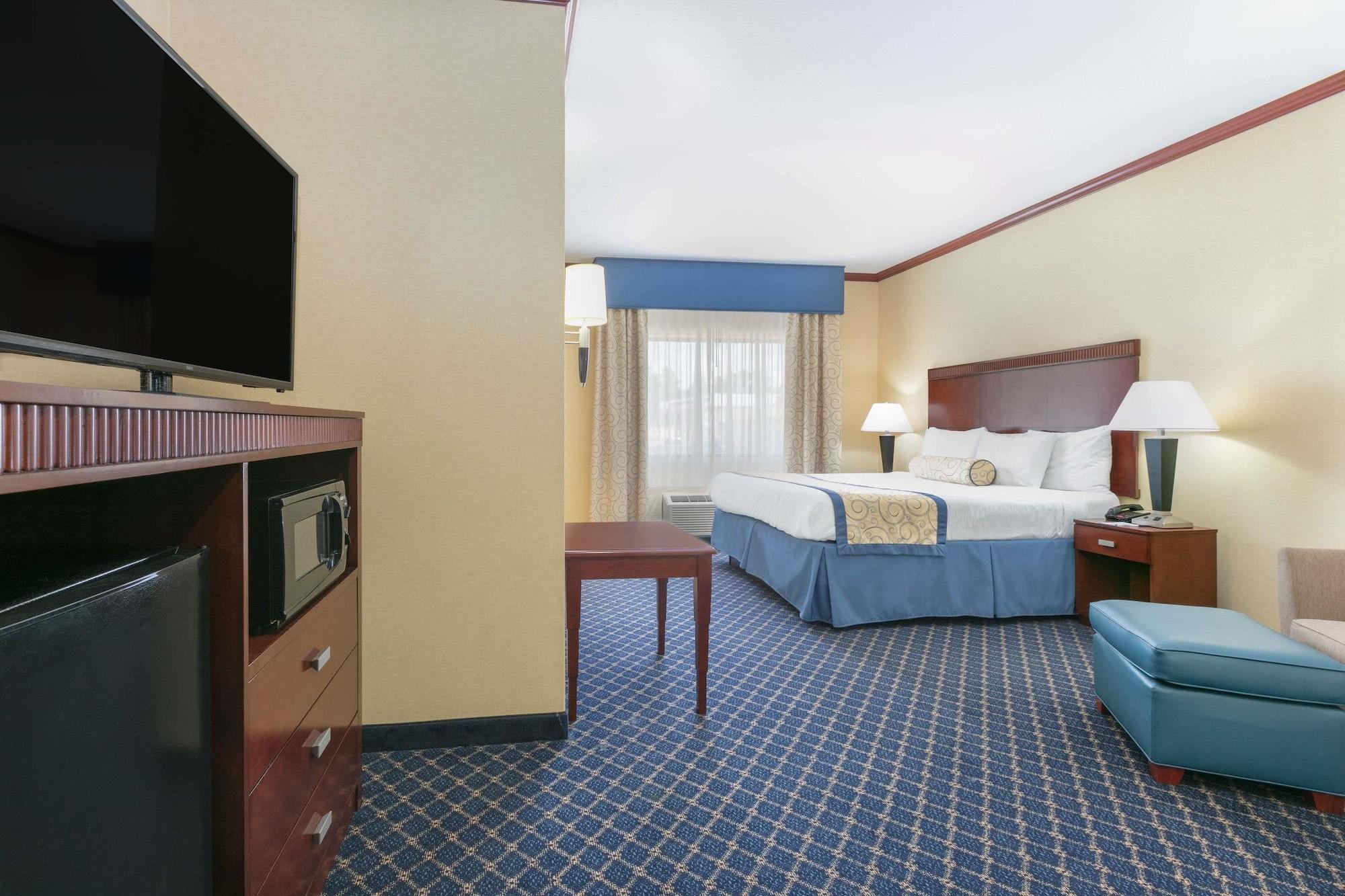 Baymont By Wyndham Mccomb Hotel Kültér fotó
