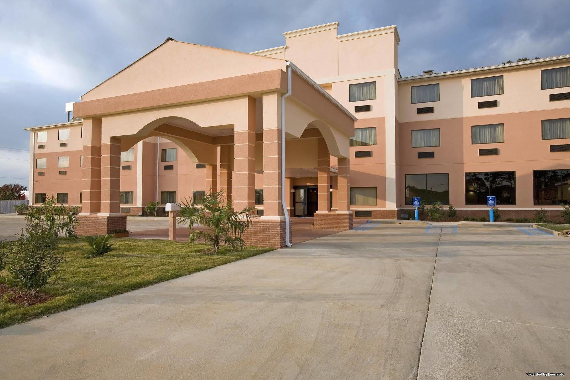 Baymont By Wyndham Mccomb Hotel Kültér fotó