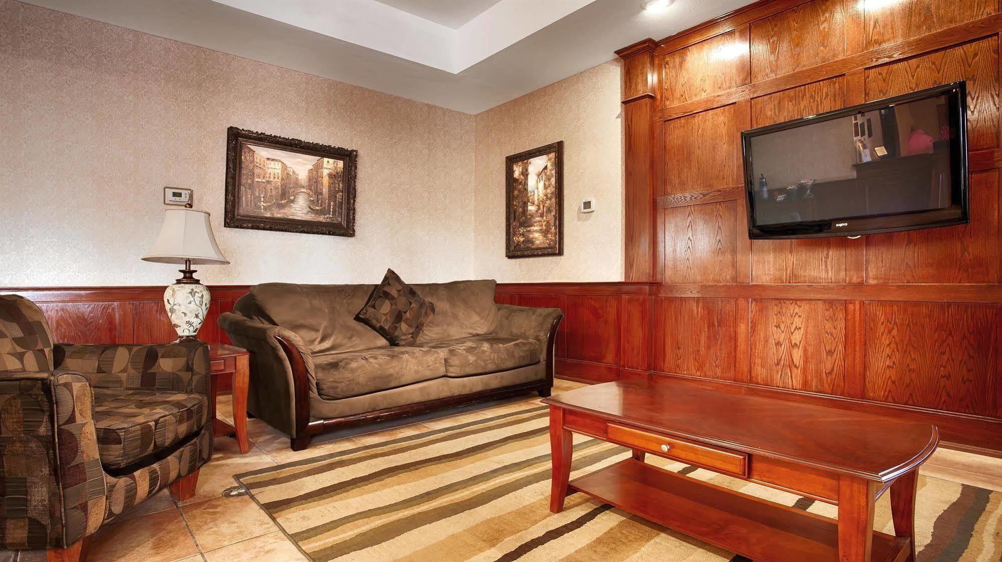 Baymont By Wyndham Mccomb Hotel Kültér fotó